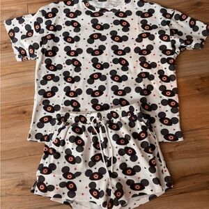 Happily Ever Threads Mickey Hat Set